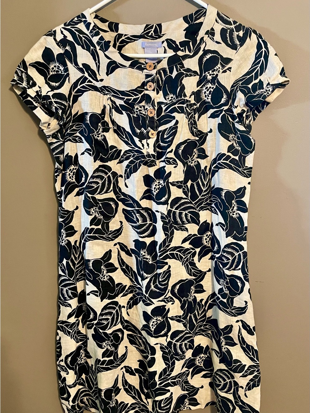 Gap - Women's Black Floral Short-Sleeve - maternity